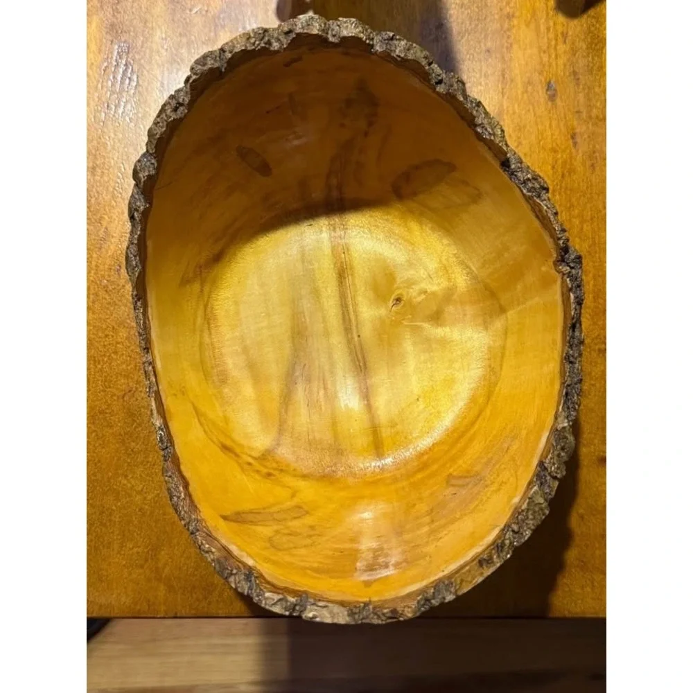 Vintage Pepperidge Wooden Bowl Live Edge‎ Hand Turned Signed By R. Hittine